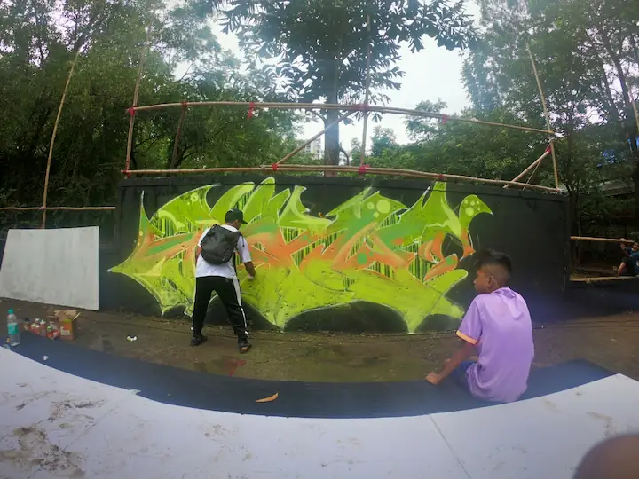 Creative bombwaygraffiti art for the bombway fest 12 lef by alchemy and smach