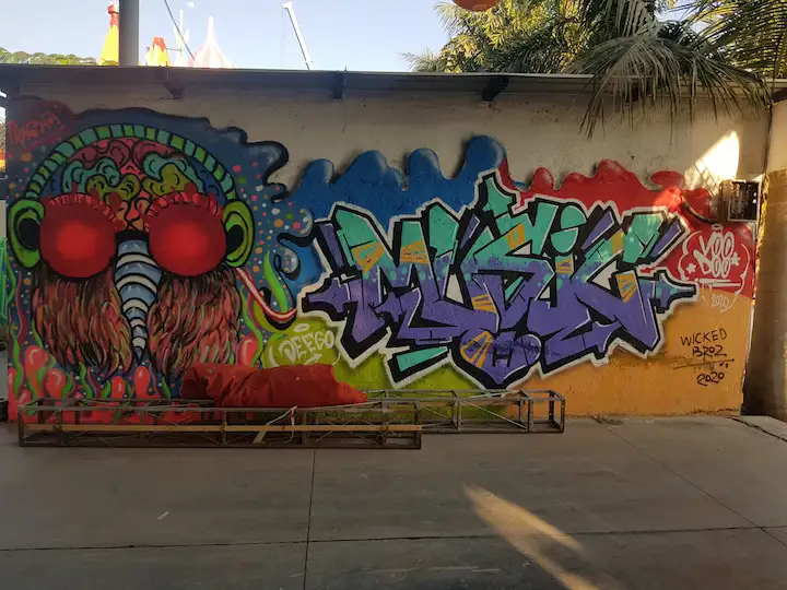 supersonic scenery theme graffiti wall art for event vh1 supersonic 7